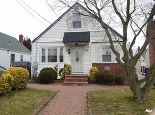 175 E Marshall St, Hempstead, NY