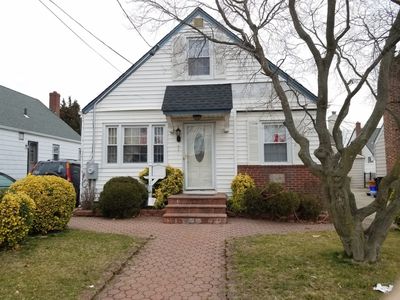 175 E Marshall St, Hempstead, NY, 11550
