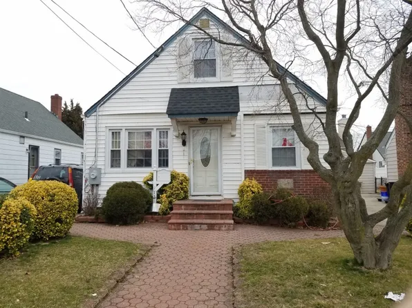 175 E Marshall St, Hempstead, NY 11550