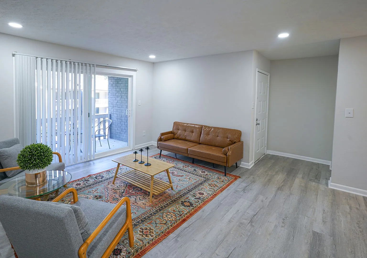 Dwell @ 750 — Photo 2