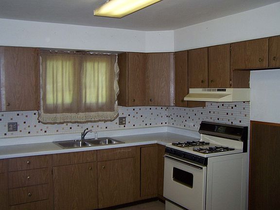 910 Kitchen