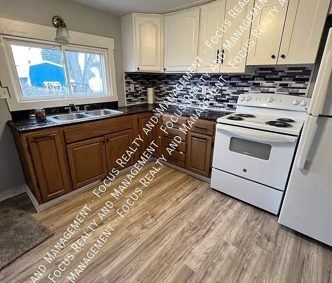 124 Sherman Ave — Photo 11
