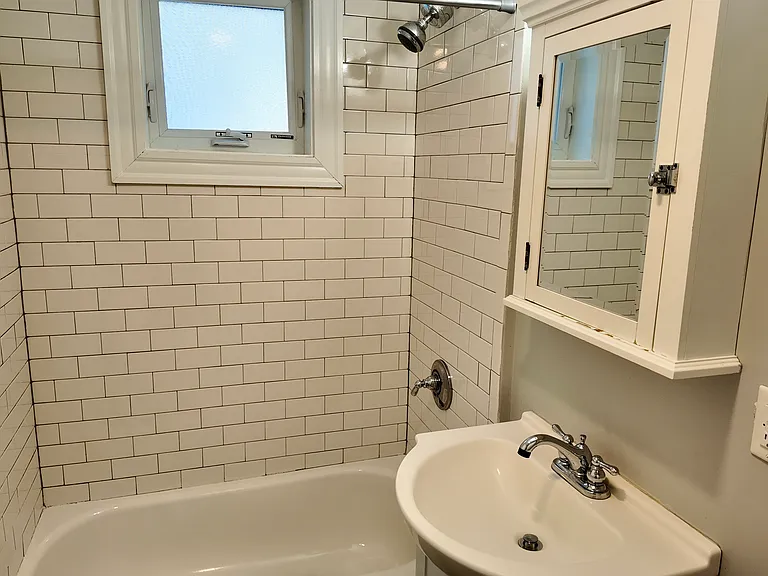 294 Windsor St #2 — Photo 8