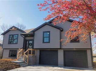 5204 NW Downing St, Blue Springs, MO 64015