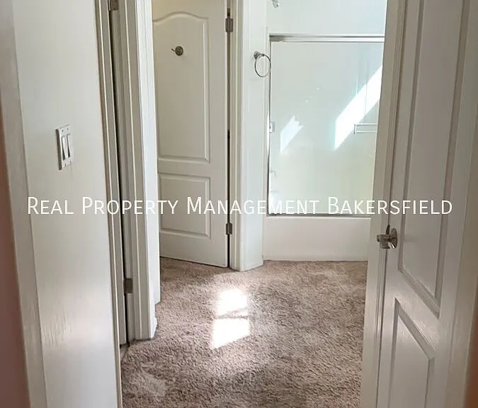520 Windsor Park Dr — Photo 7