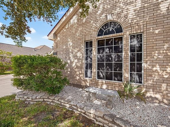 4th image of 338 Lema Dr