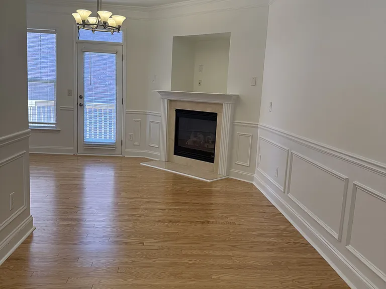 209 16th St NW #1-8 — Photo 5
