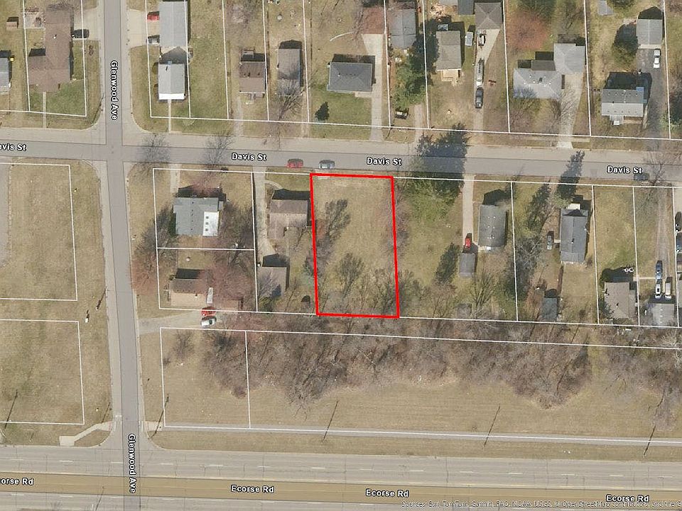 2nd image of 1240 Davis St