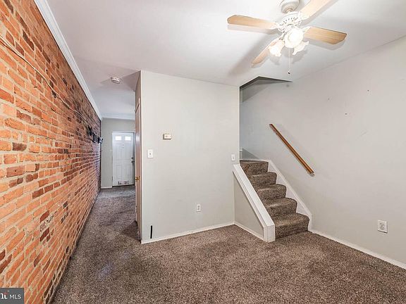 4th image of 108 W Heath St
