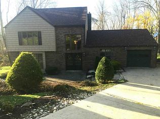 1009 Magnolia Dr, Jeannette, PA