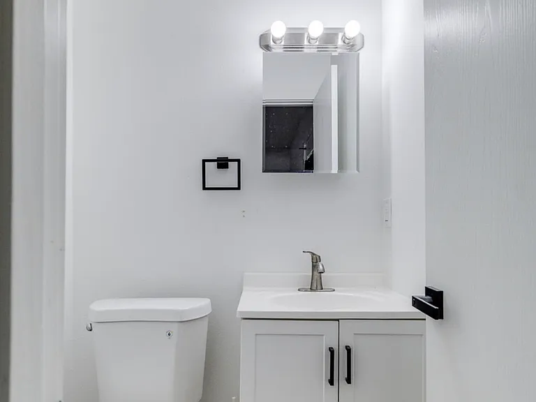 200 Eisenhower Dr — Photo 15