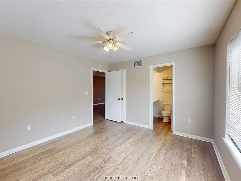 523 Sw Pkwy #204 — Photo 10