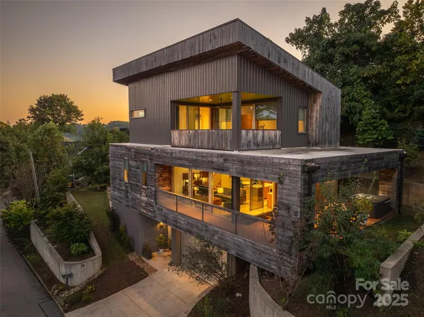 35 Jefferson Dr, Asheville, NC 28801