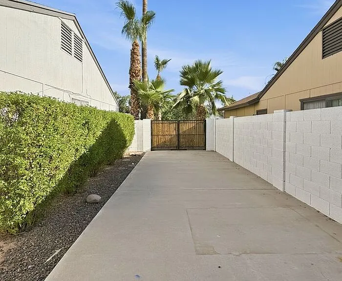 4910 W Gail Dr — Photo 30