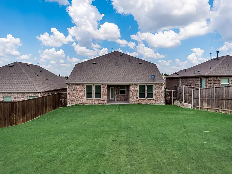 1216 Gibson Dr — Photo 37