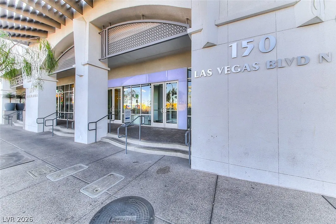 1 bed, 1.5 bath, 1002 sqft, $2,100 — Photo 3