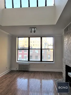 Rented by Bond New York | media 4