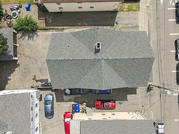 5th image of 16 Deborah St