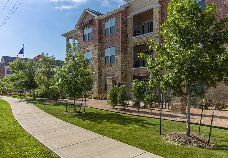 McKinney Pointe — Photo 23