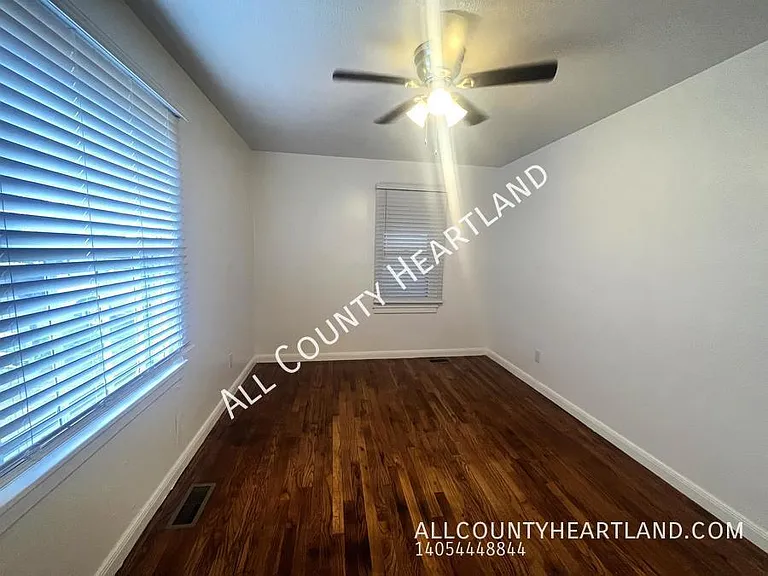 7218 SE 15th St — Photo 11