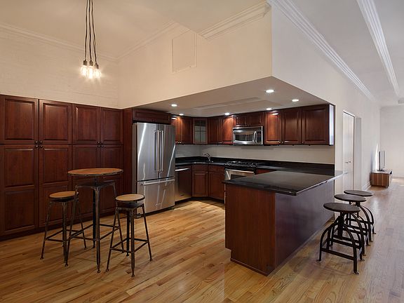 2nd image of 25 Murray St APT 3B