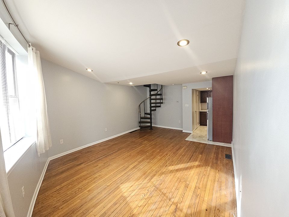 1st image of 916 E Passyunk Ave #1A