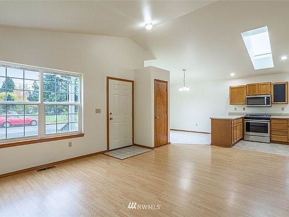 2nd image of 919 Marshall Ave