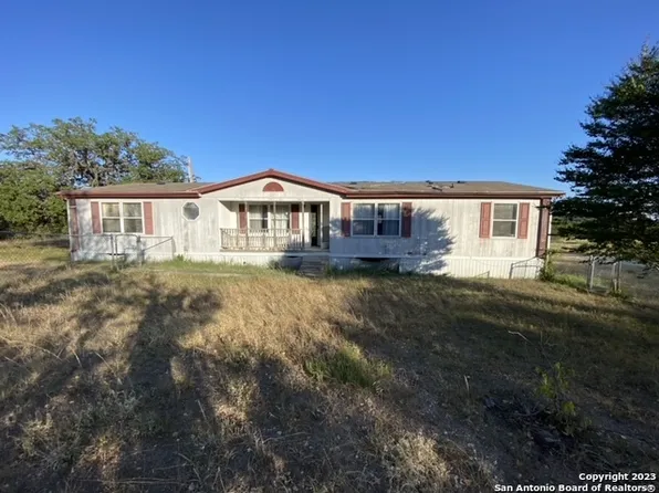 2394 N US HIGHWAY 83, Leakey, TX 78873