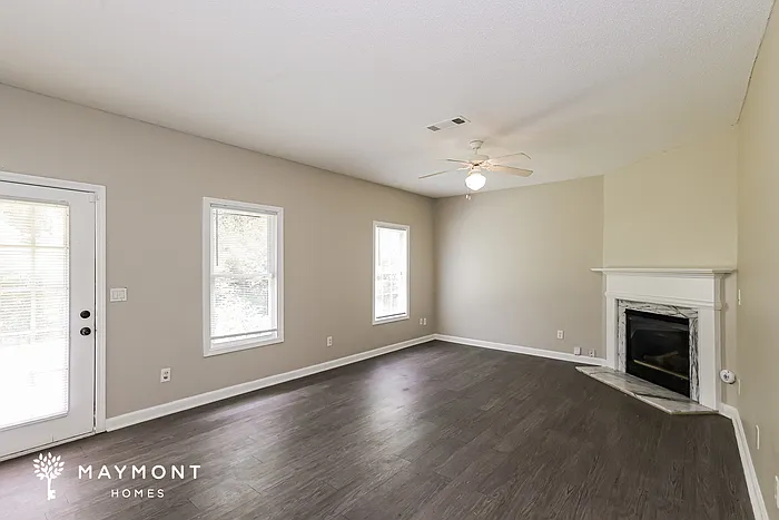6055 Yellowood Ct — Photo 9
