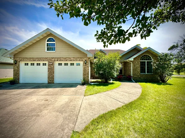 395 Twilight Dr, Morris, IL 60450