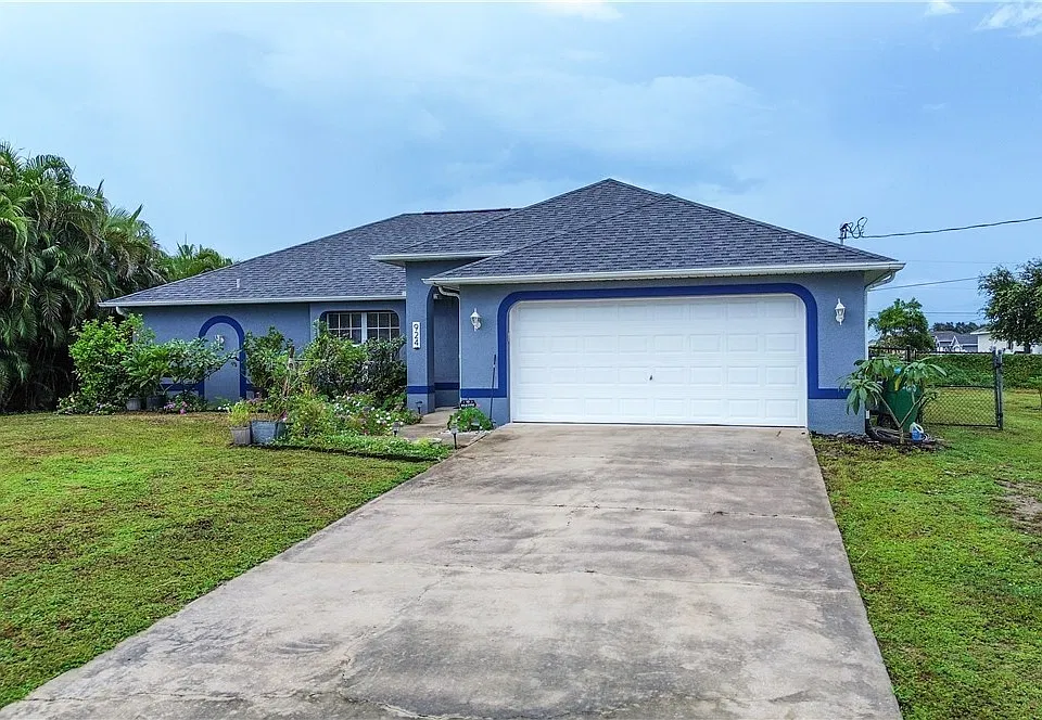 924 NW 12th Pl