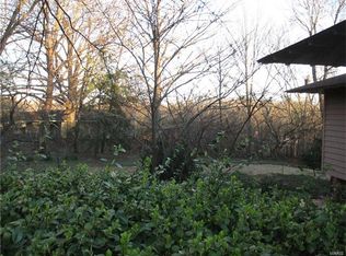 476 N Warson Rd, Saint Louis, MO 63124