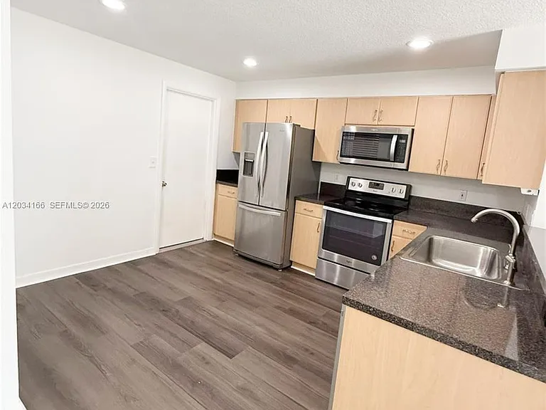 1564 Veracruz Ln #1564 — Photo 3