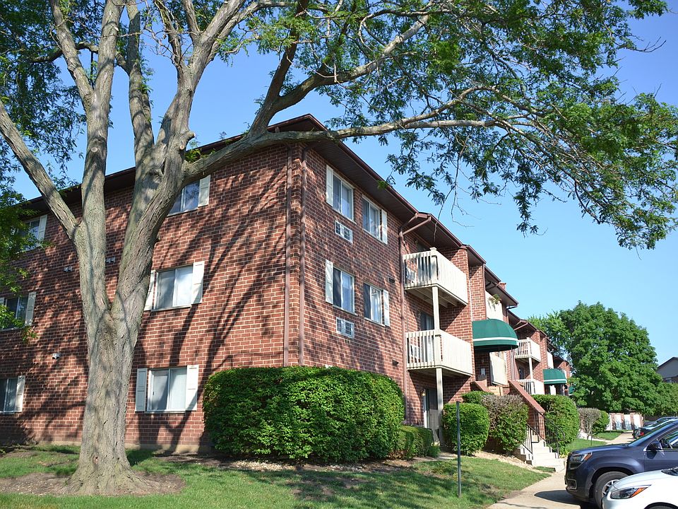 1st image of 840 N Lakeside Dr APT 2A