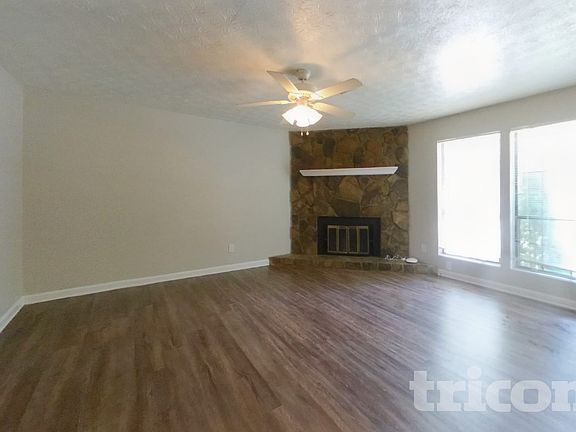 3rd image of 724 Jackson Mill Way