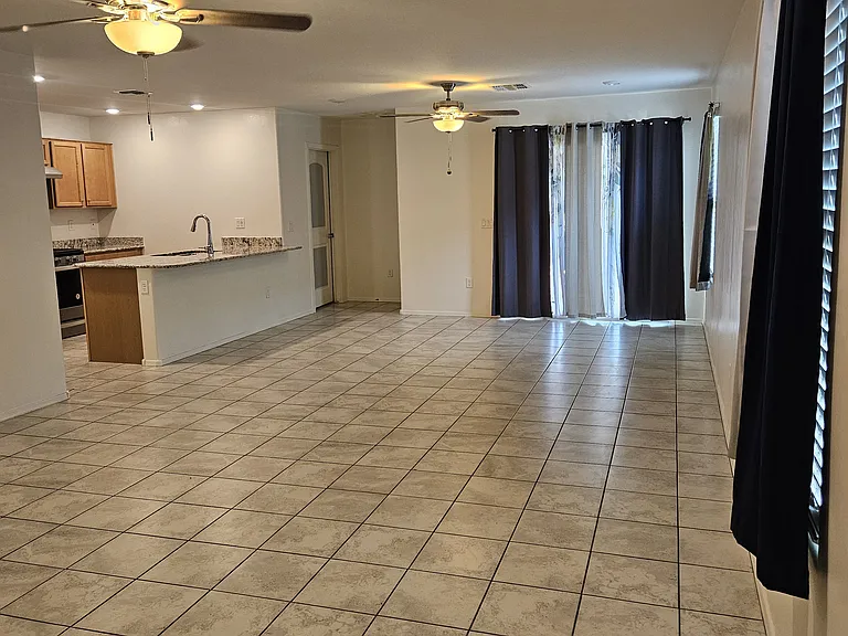 8763 E Pebble Stone Ln — Photo 3