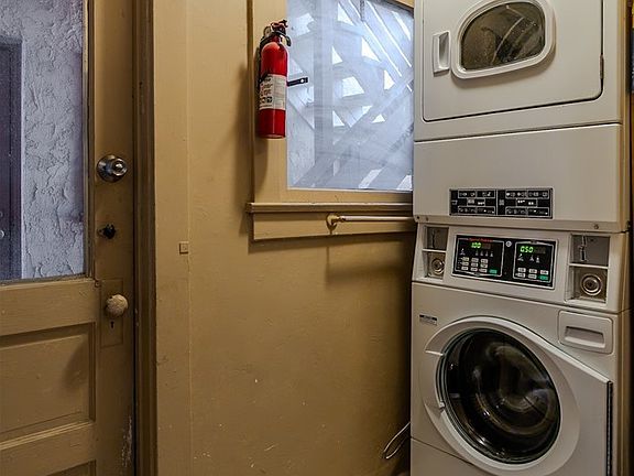 5th image of 1817 E 3rd St #1819