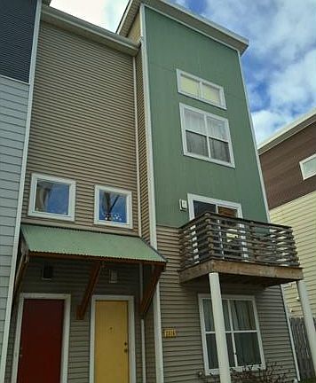 2nd image of 2516 Thurman Ave