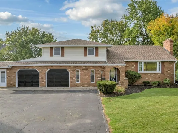 3292 Saunders Settlement Rd, Sanborn, NY 14132