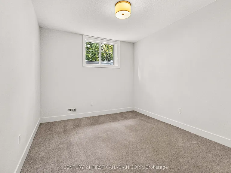 775 Verulam St — Photo 25
