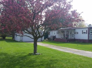 718 Emory St, Howard City, MI