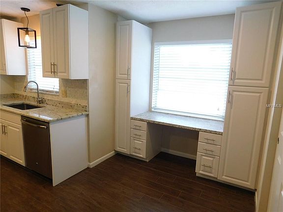 3rd image of 610 Linda Ct