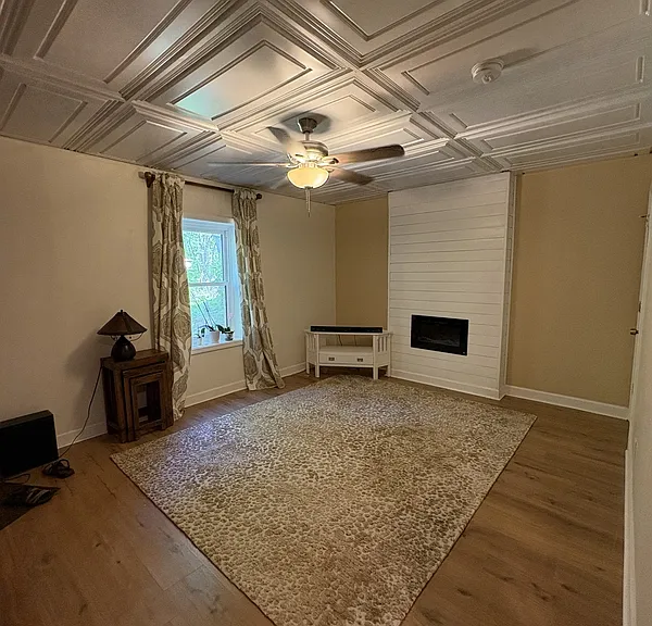 321 N Valley View Dr — Photo 22