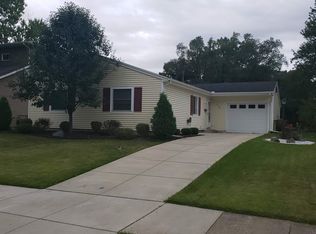 1734 Renfrew Dr, South Bend, IN 46614