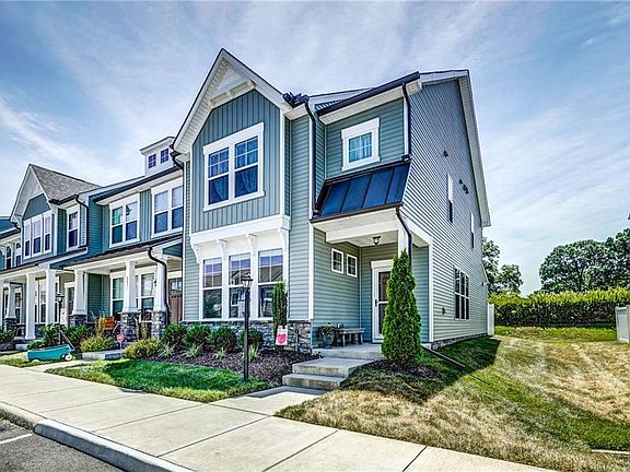3rd image of 8053 Rutland Village Dr #8053