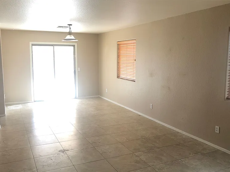 1790 E Silktassel Trl — Photo 6