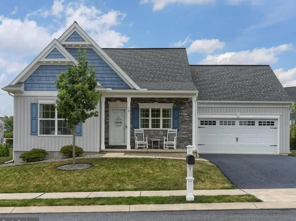 19 Finch Dr, Lebanon, PA 17042