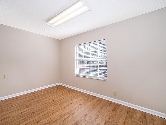5th image of 1420 Francis Ave