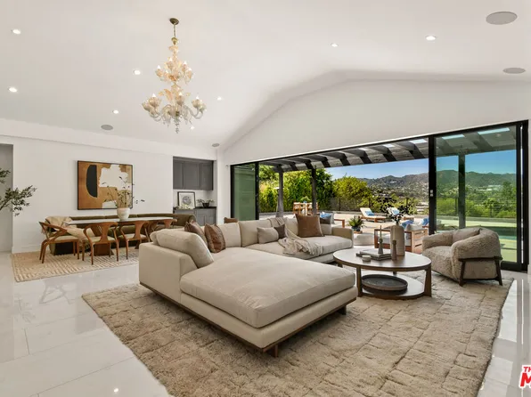 4423 Bergamo Dr, Encino, CA 91436