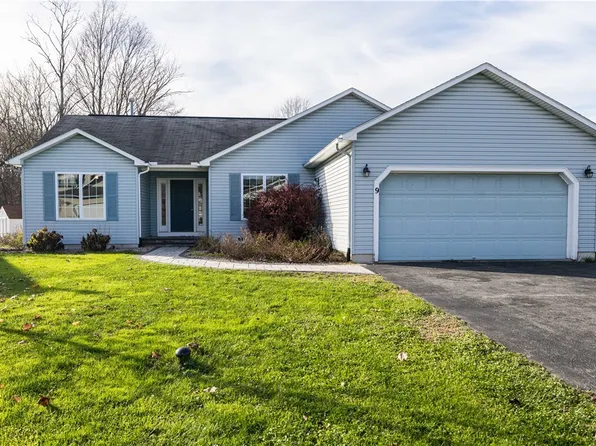 9 Orangewood Dr, Liverpool, NY 13090